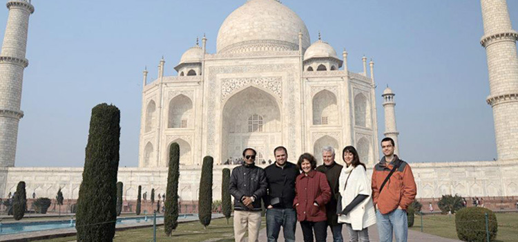 Government Approved tourist guide in Agra