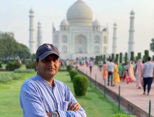Abdhesh Sharma, Best tourist guide for Taj Mahal Agra