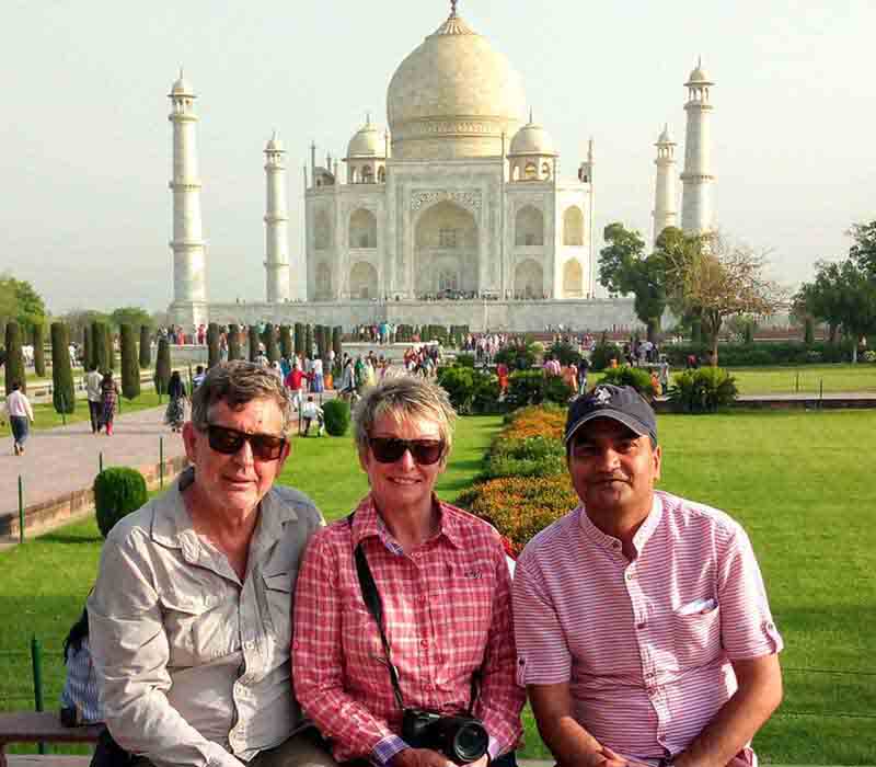 Abdhesh Sharma Best tourirst guide for Taj Mahal